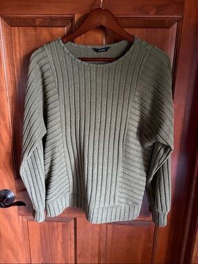 Dokotoo Olive Green Ribbed Pullover Crew Neck  Sweater- Women's Small